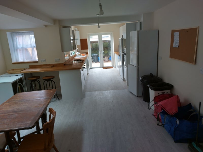 Room Cranbrook Street in Cardiff