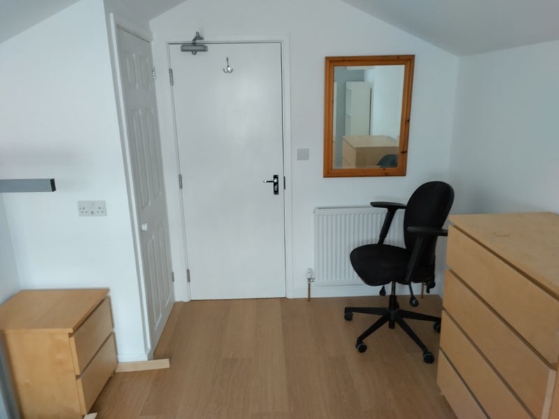 Room Cranbrook Street in Cardiff