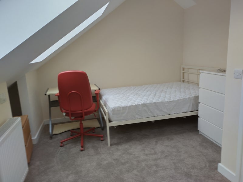 Room Cranbrook Street in Cardiff