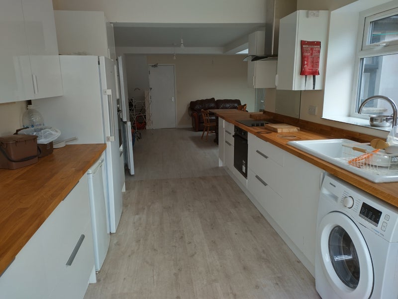 Room Cranbrook Street in Cardiff