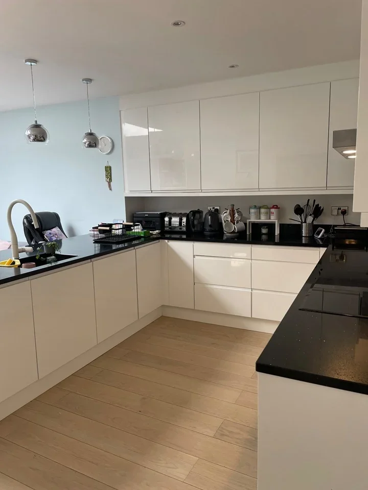 Room George V Way in Greater London