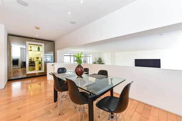 Flat Hall Road in City of Westminster
