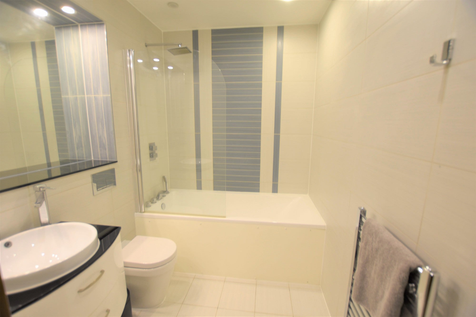 Flat Newgate in Greater London
