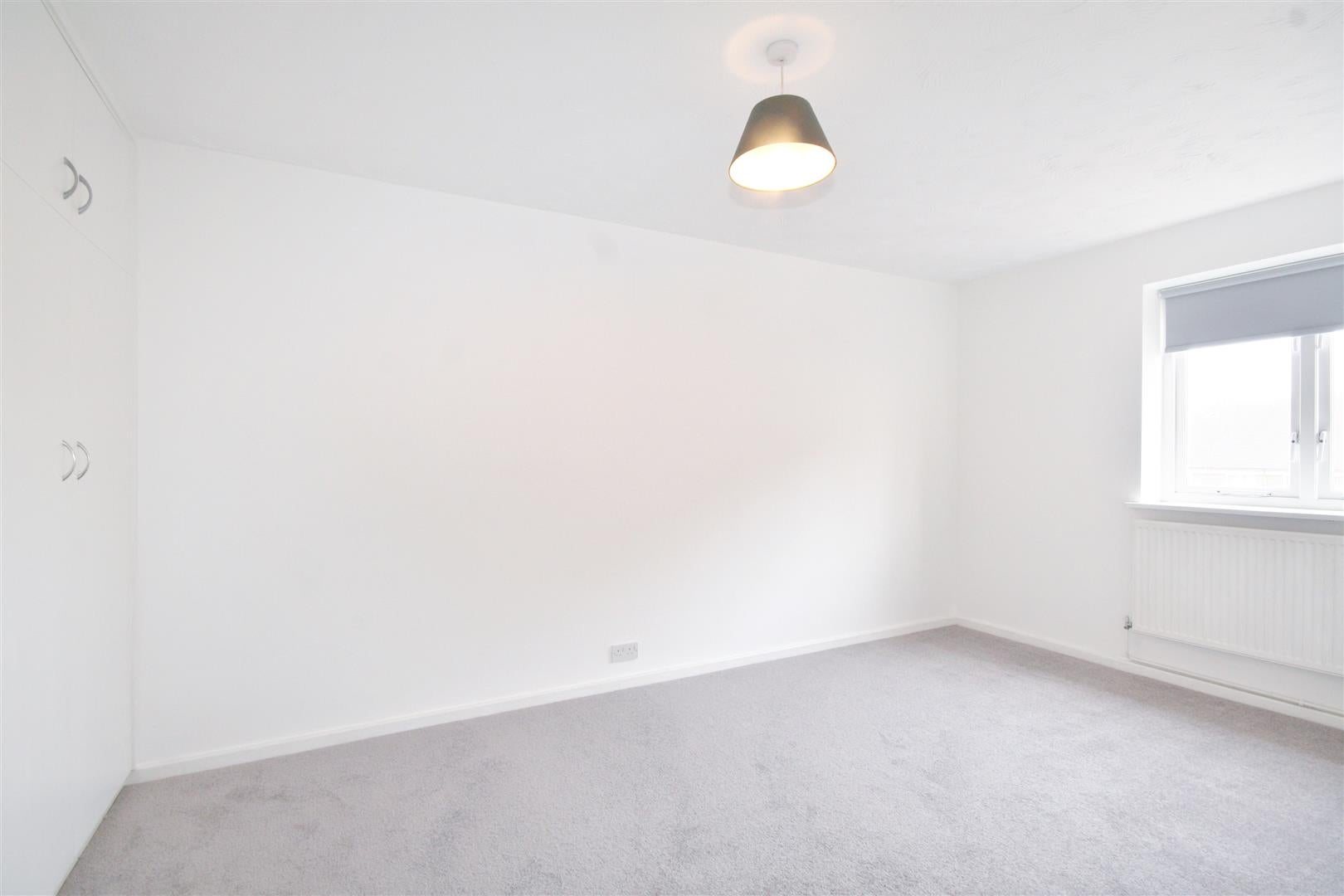 Flat Andrew Close in Hertsmere