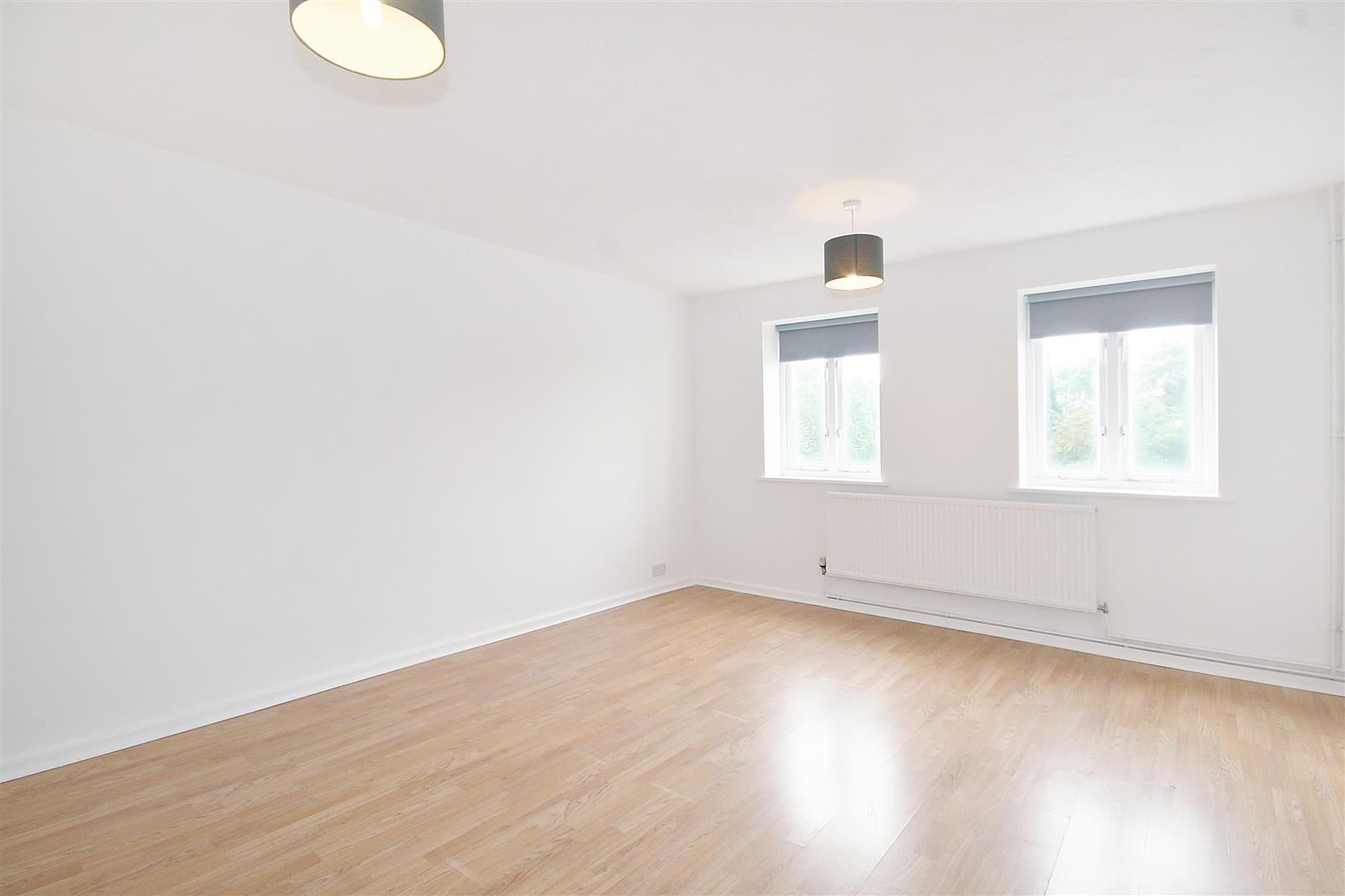 Flat Andrew Close in Hertsmere