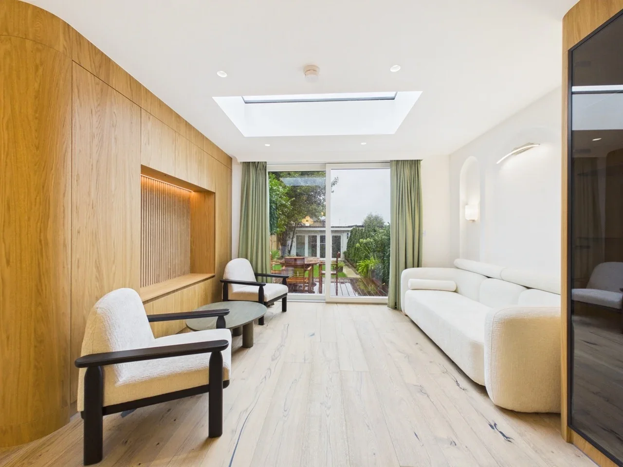 House Friern Barnet Road in Greater London
