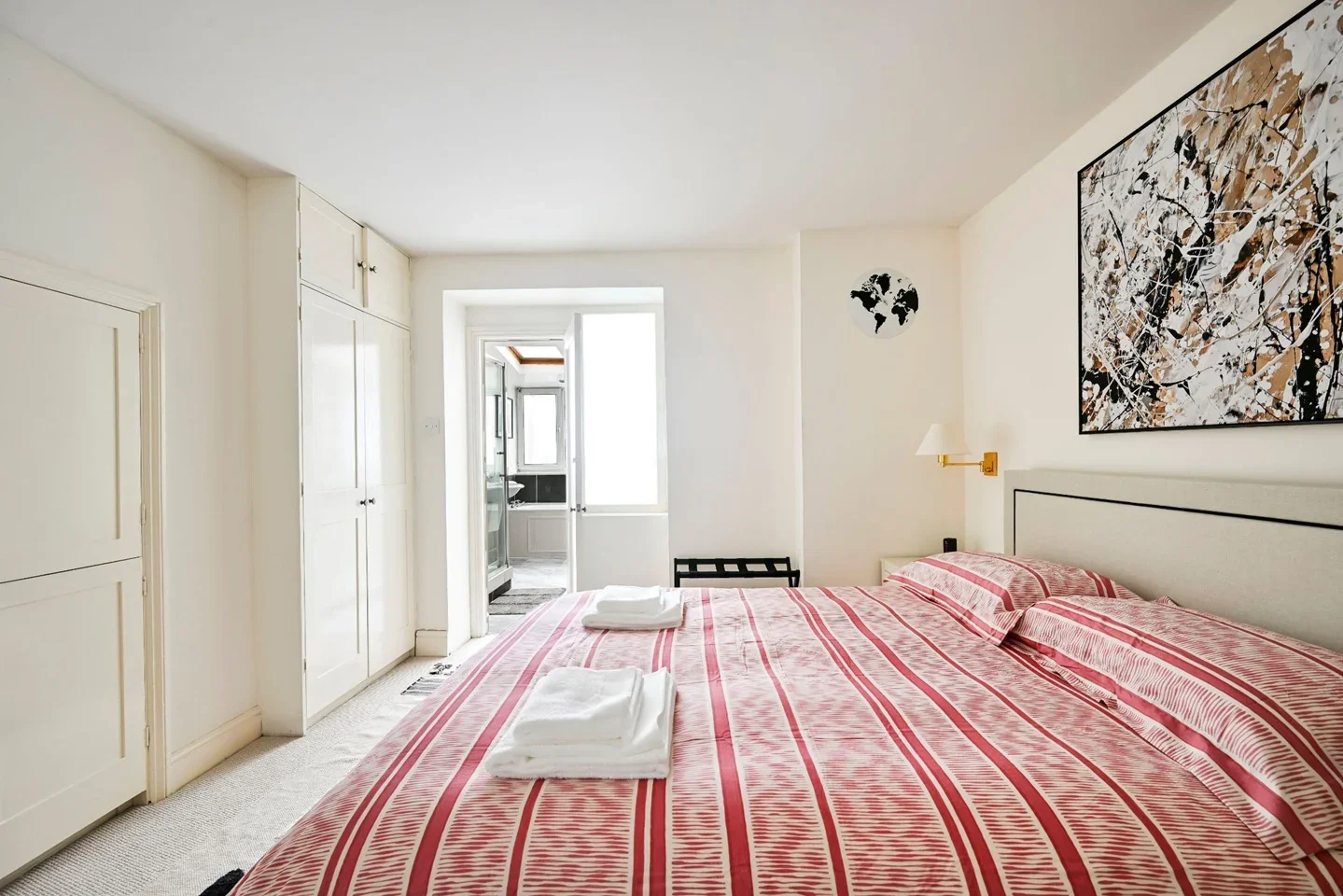 Flat Ifield Road in Greater London