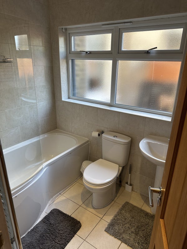 Room Palmerston Crescent in Greater London