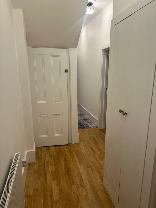 Room Palmerston Crescent in Greater London