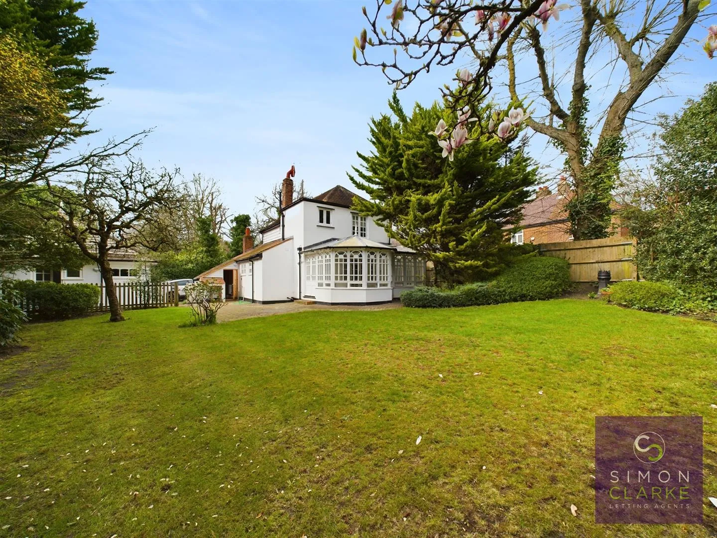 House Totteridge Village in Greater London
