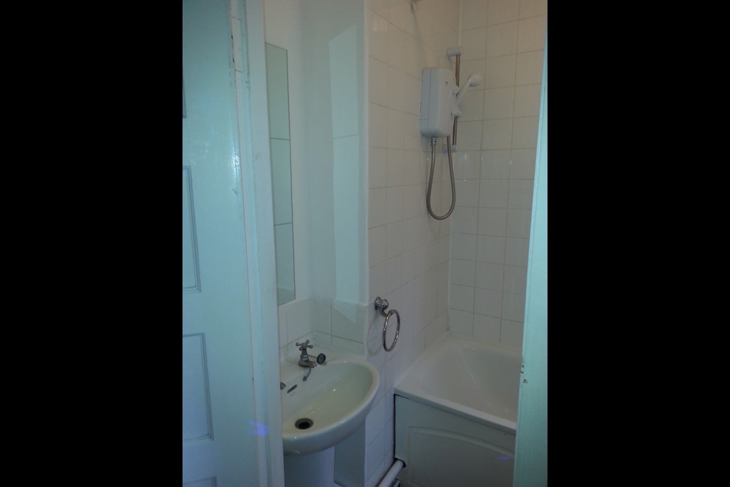 Flat Bevenden Street in Greater London