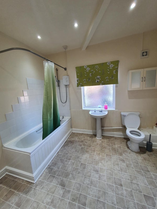 Room Redcote Street in Manchester