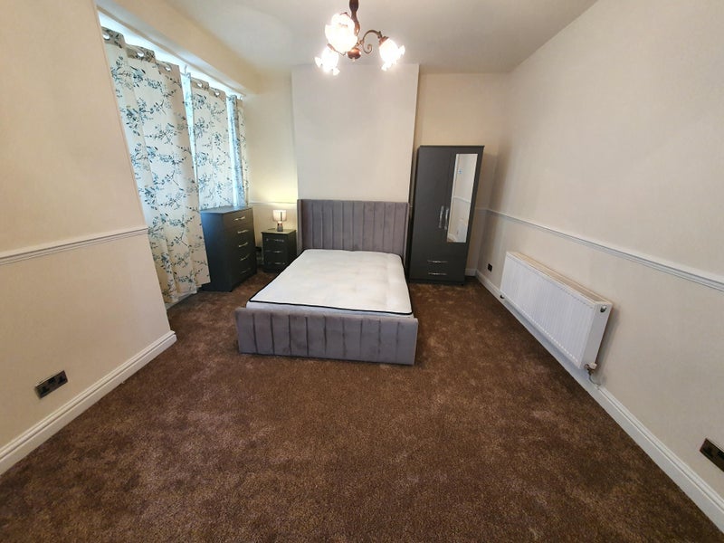 Room Redcote Street in Manchester