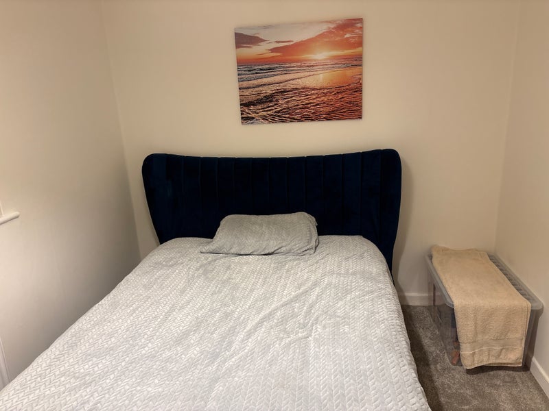 Room All Hallows Drive in Liverpool