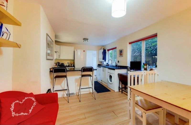 Flat Strathleven Road in Greater London