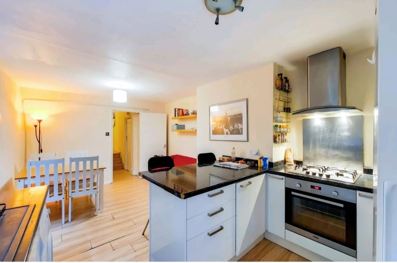 Flat Strathleven Road in Greater London