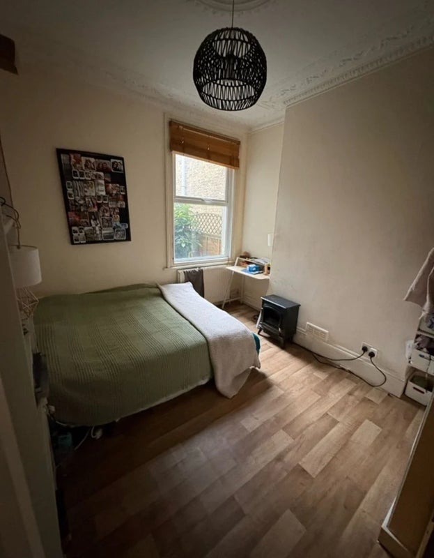 Flat Strathleven Road in Greater London