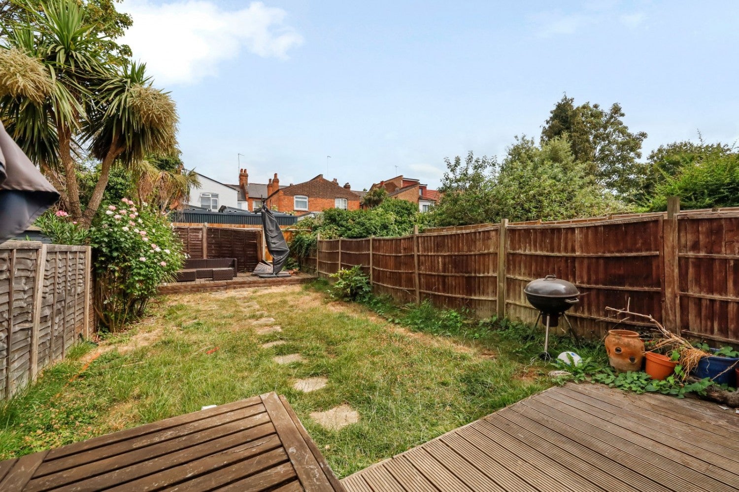 Flat Riffel Road in Greater London