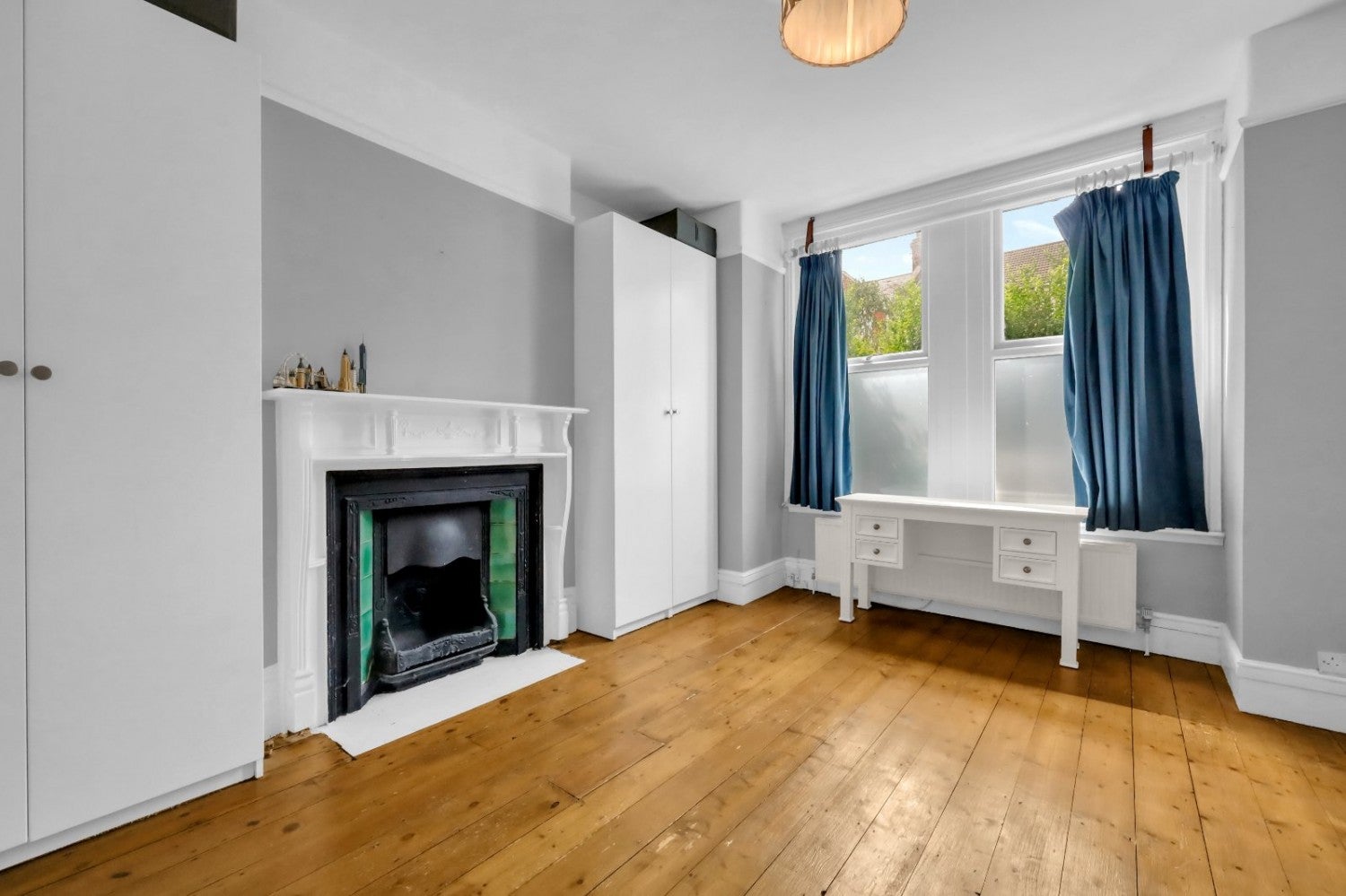 Flat Riffel Road in Greater London