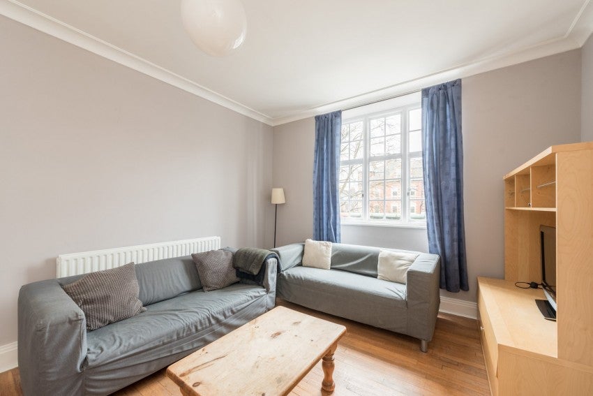 Flat Haverstock Hill in Greater London