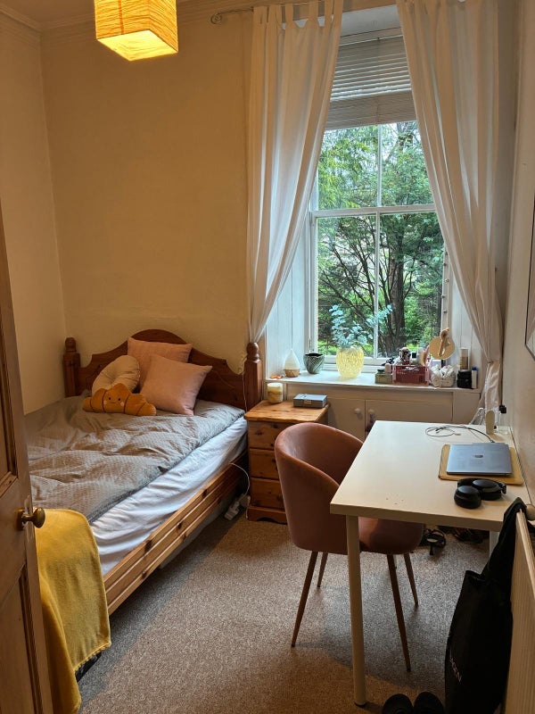 Room Caledonian Road in City of Edinburgh