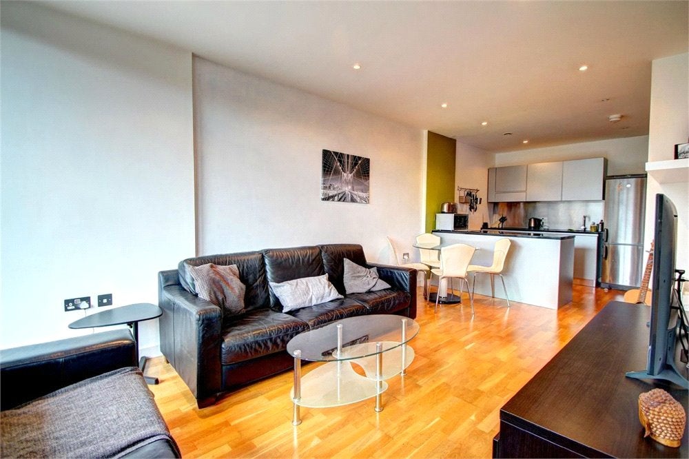 Flat Clavering Place in Newcastle upon Tyne