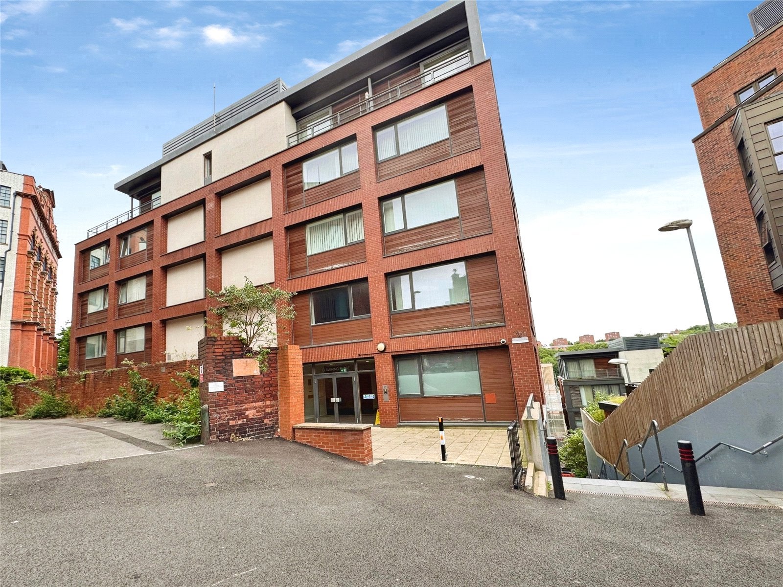 Flat Clavering Place in Newcastle upon Tyne