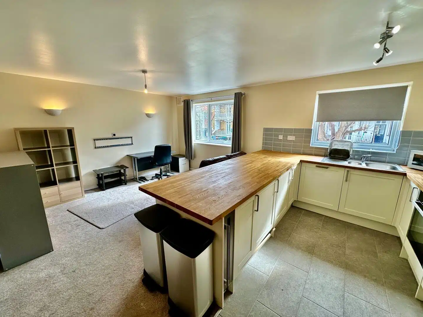 Flat Cuthbert Road in Thanet