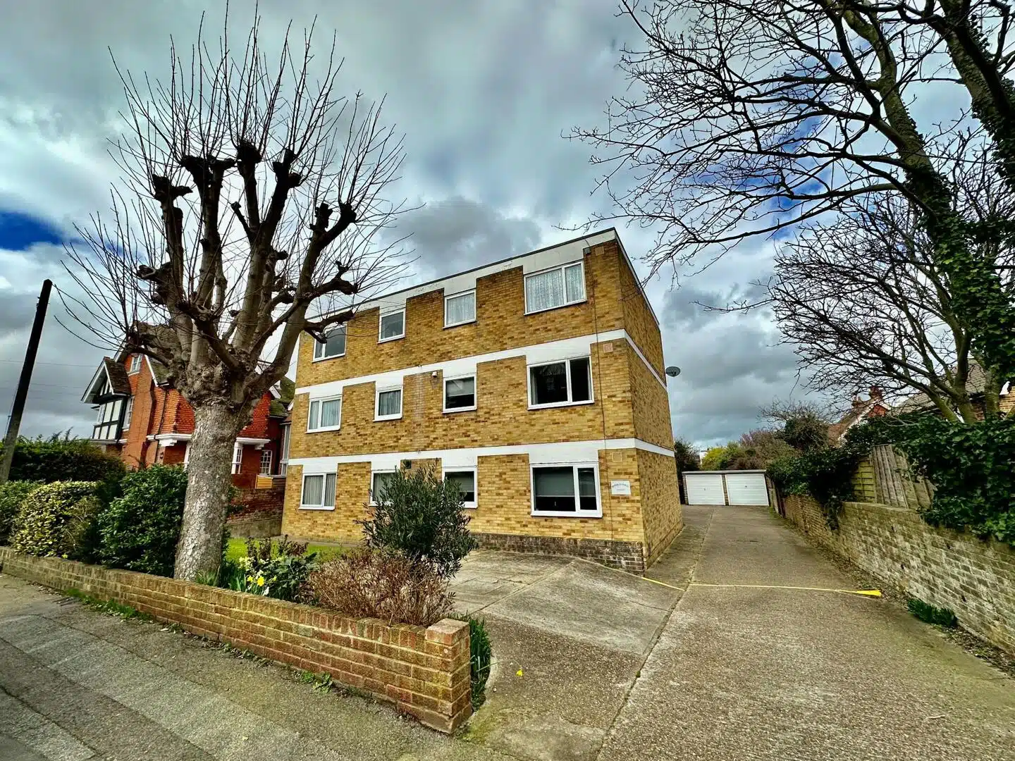 Flat Cuthbert Road in Thanet