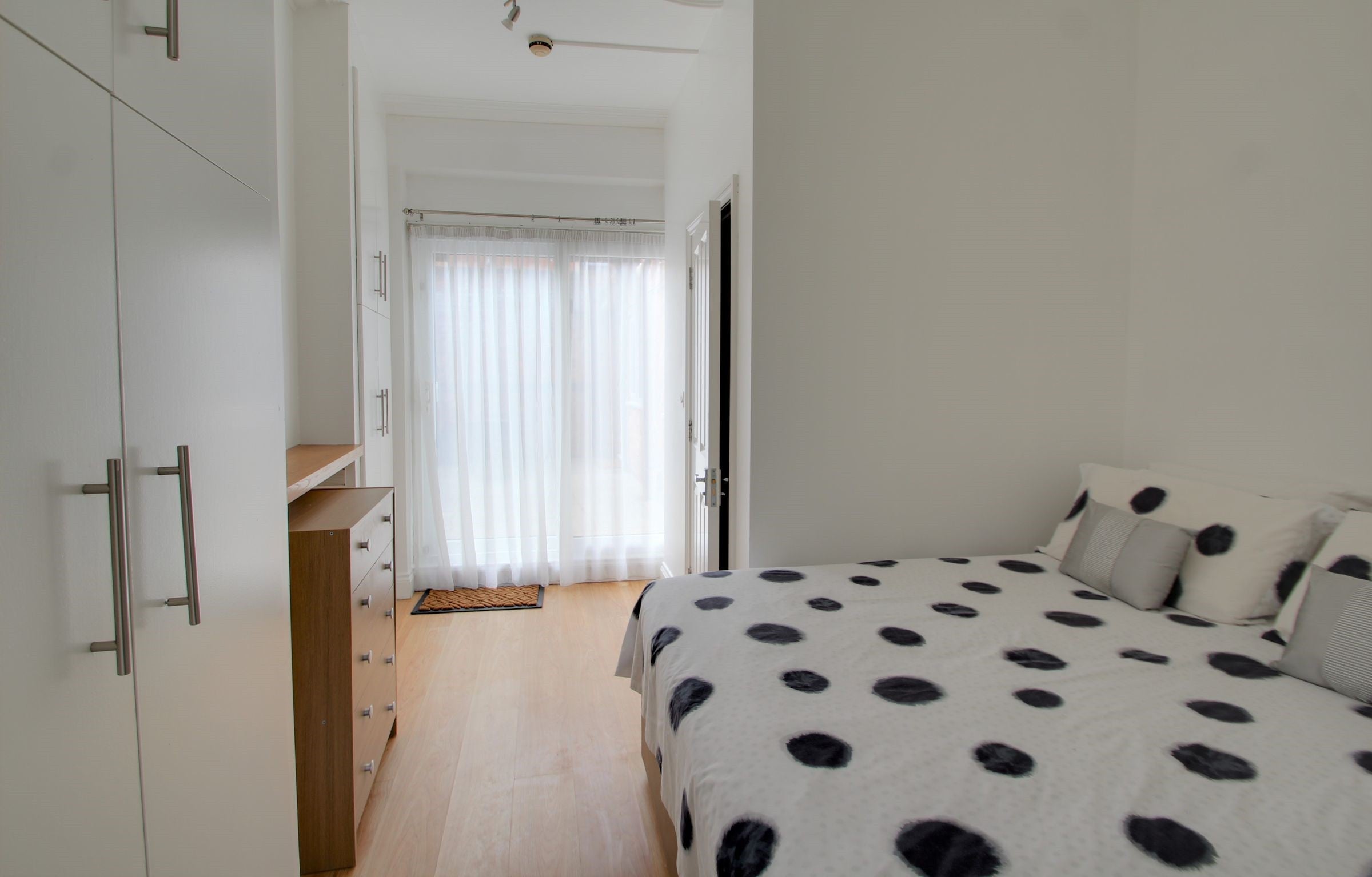 Flat Pollard Road in Greater London