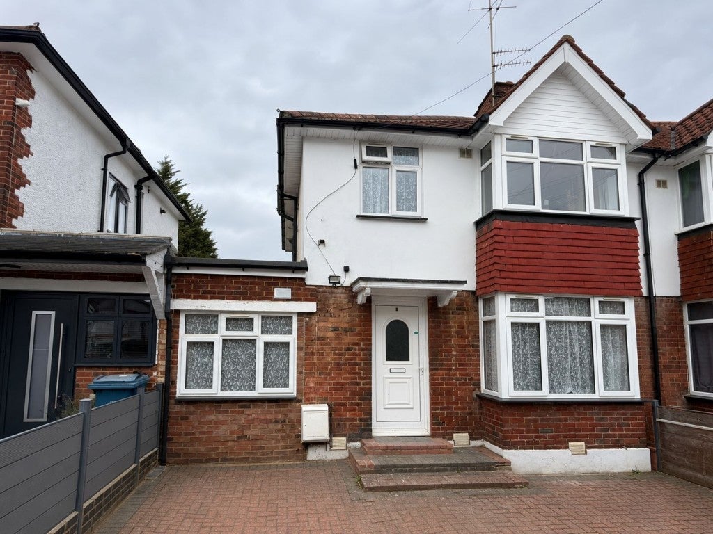House Cavendish Avenue in Greater London