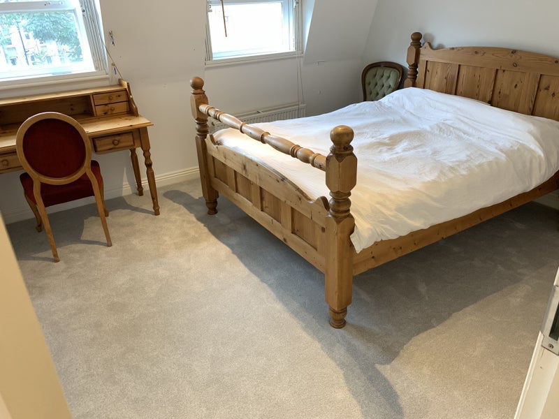 Room Searles Road in Greater London