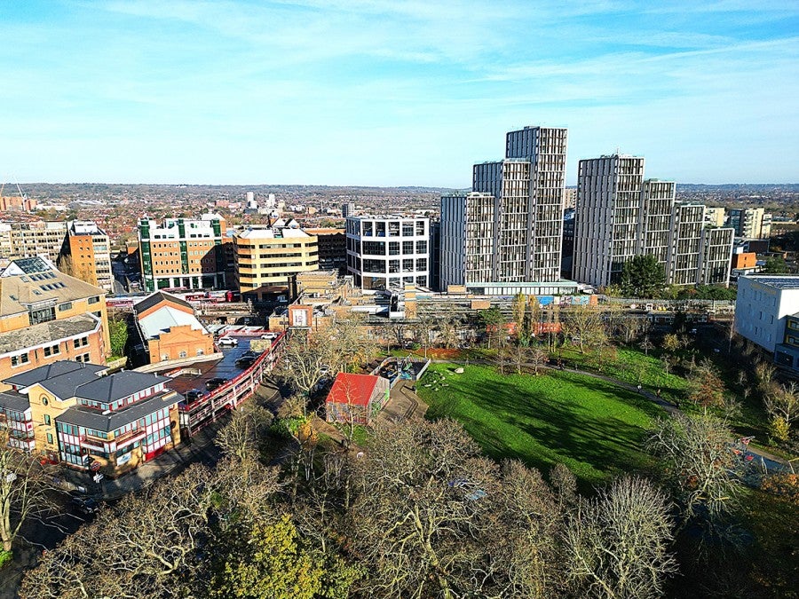 Flat Radnor Road in Greater London