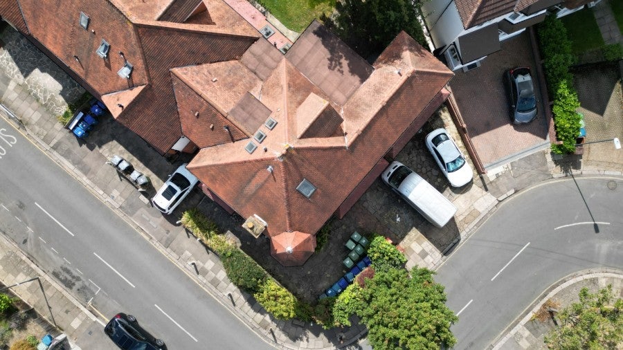 Flat Radnor Road in Greater London