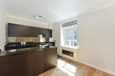 Flat Cheyne Walk in Greater London