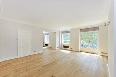 Flat Cheyne Walk in Greater London