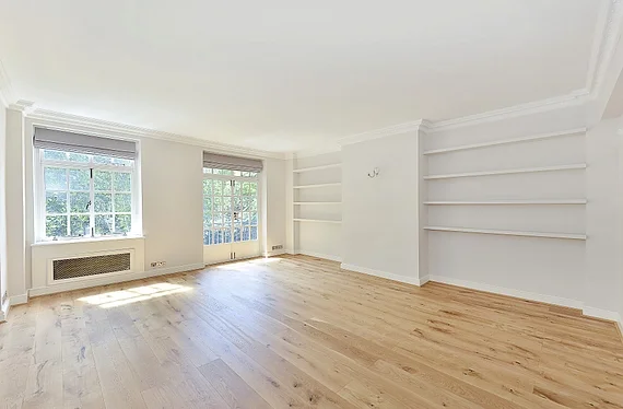 Flat Cheyne Walk in Greater London