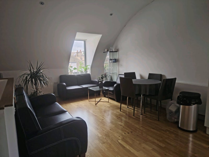 Room Garrett Street in Greater London
