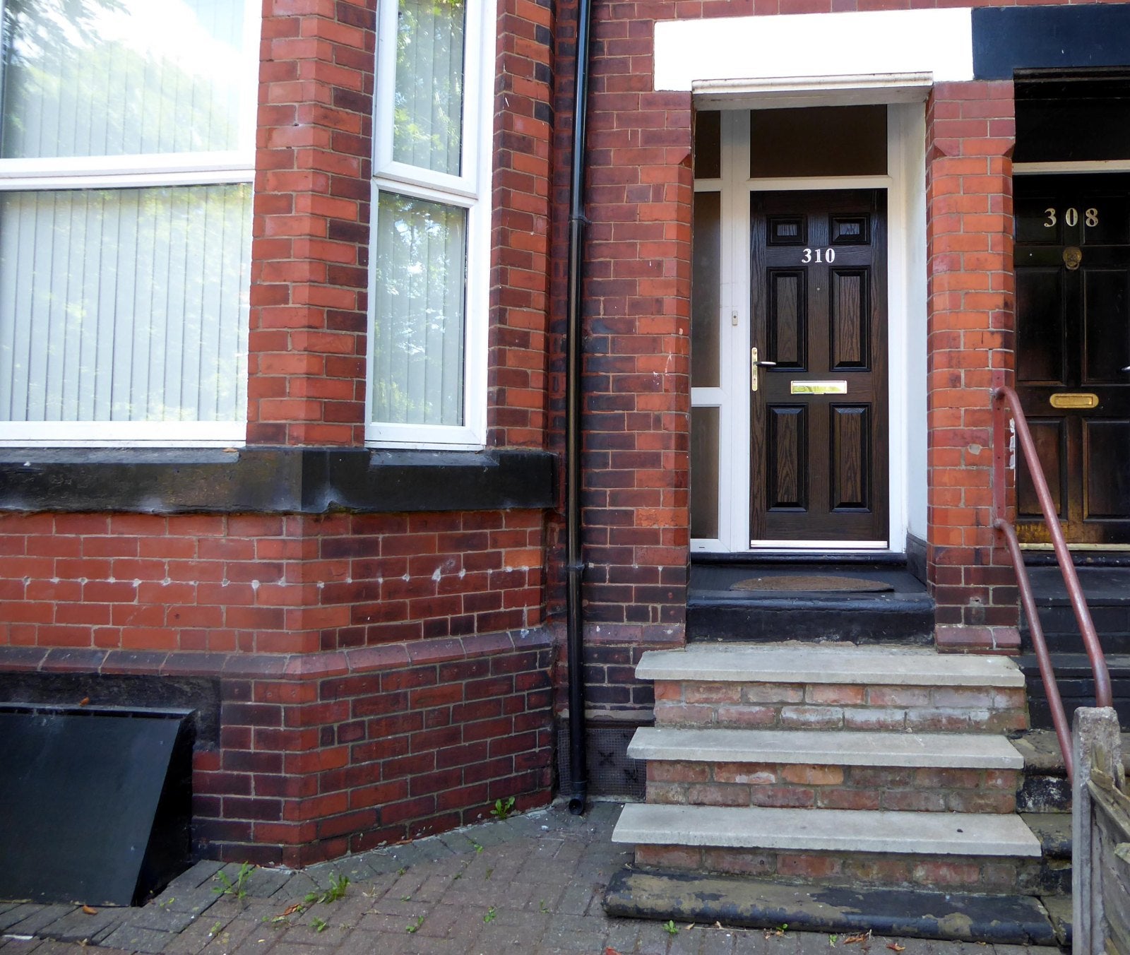House Wellington Street West in Salford