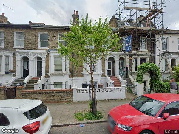 Flat Penshurst Road in Greater London