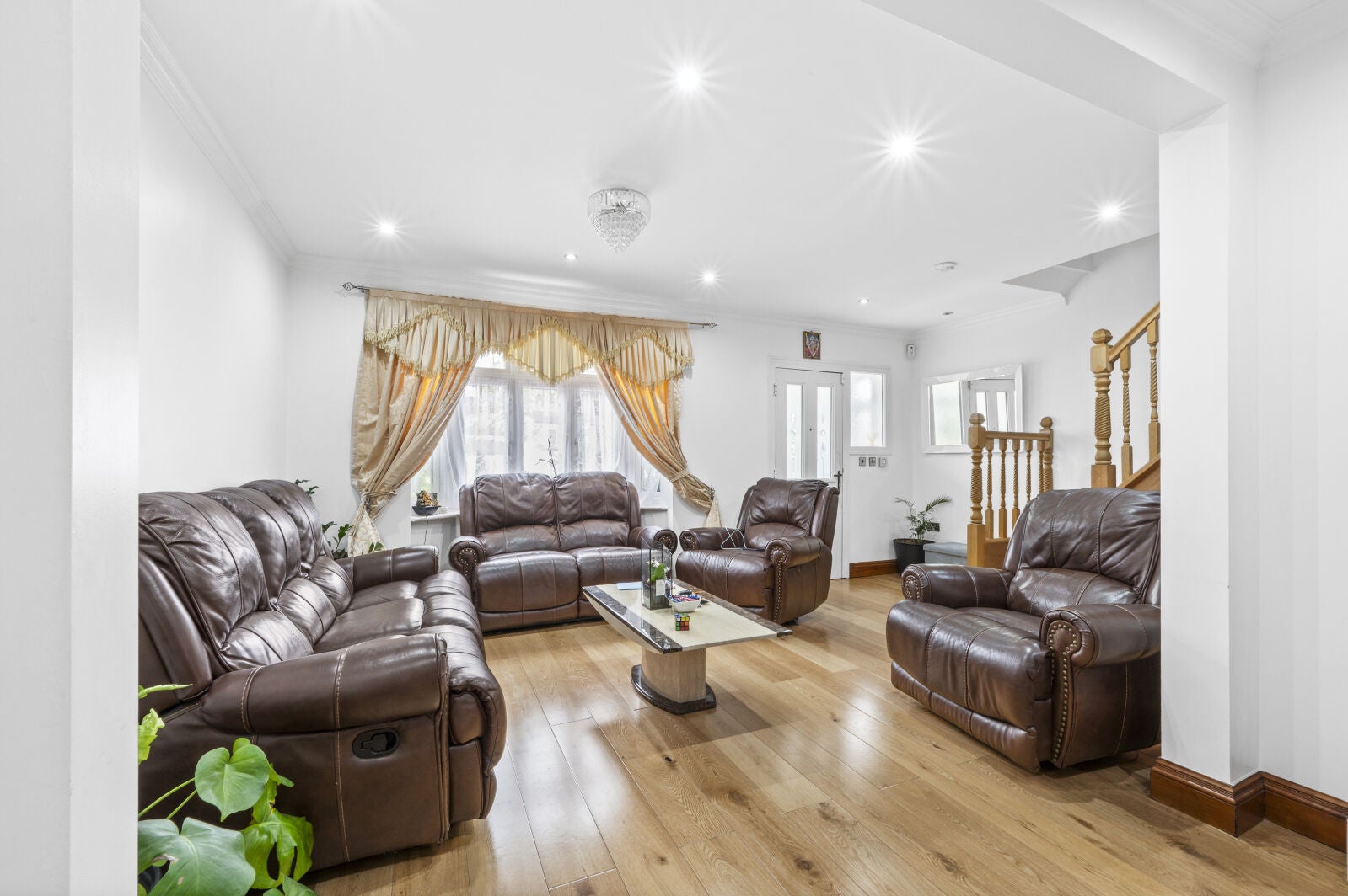 House Myrtle Grove in Greater London