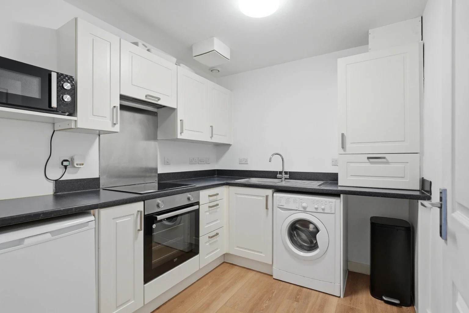 Flat Little Wood Grove in Bonnyrigg