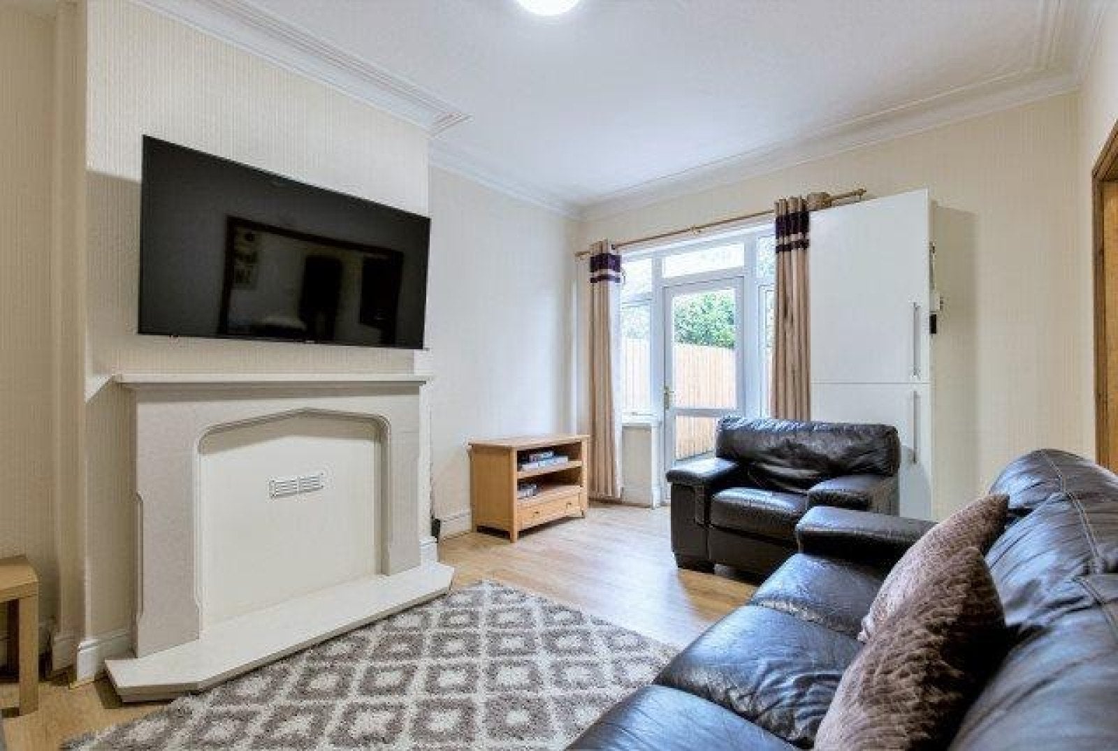 Room Wellesley Avenue in Hull