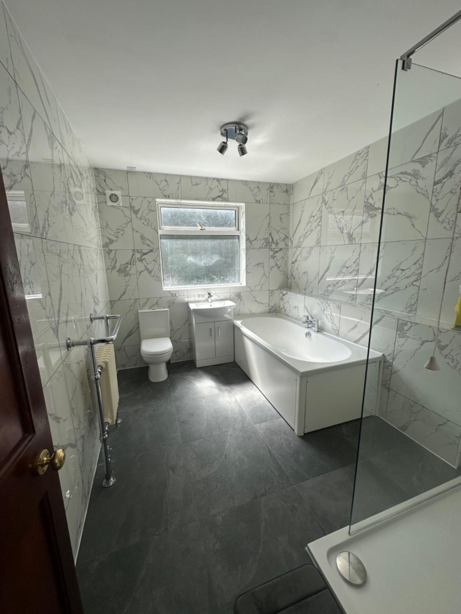 Room Wellesley Avenue in Hull