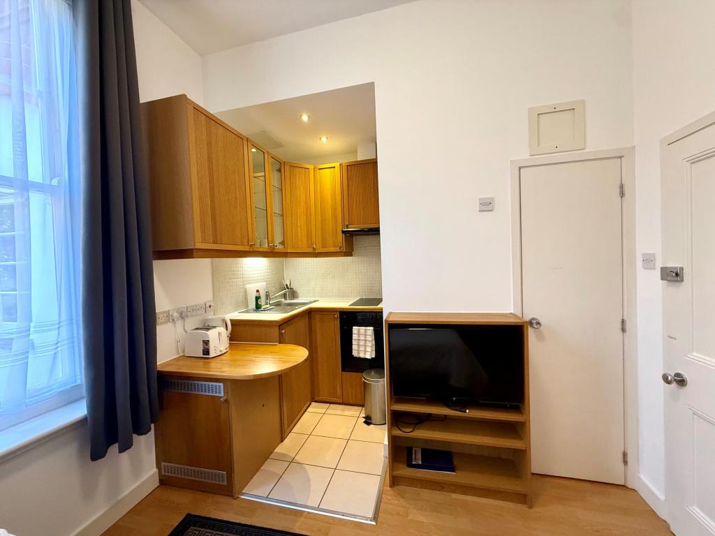 Flat Fulham Palace Road in Greater London