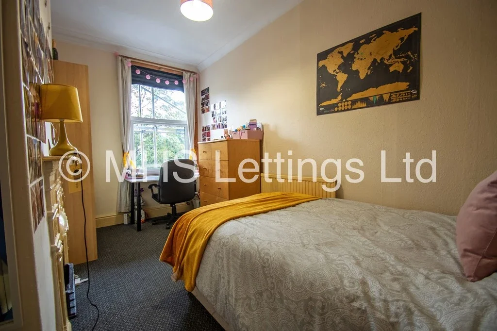 Room Richmond Avenue in Leeds