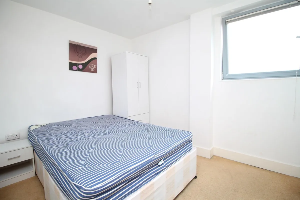 Flat Golate in Cardiff