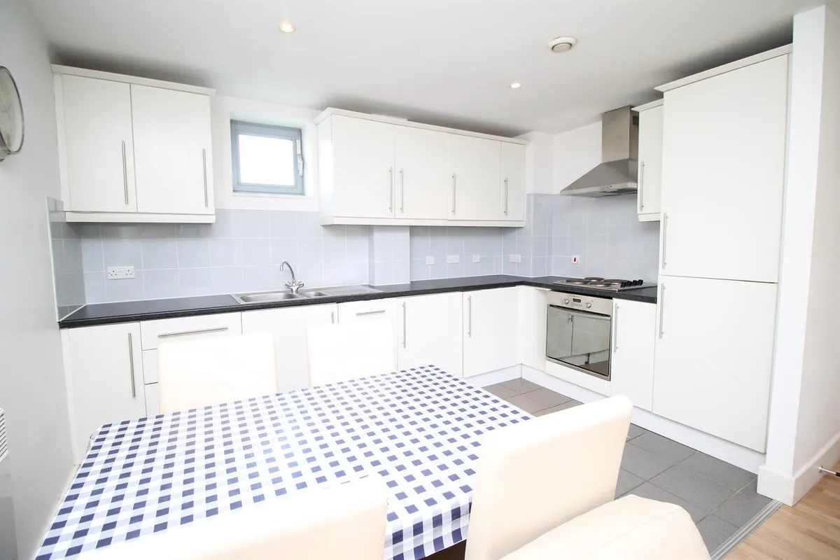Flat Golate in Cardiff