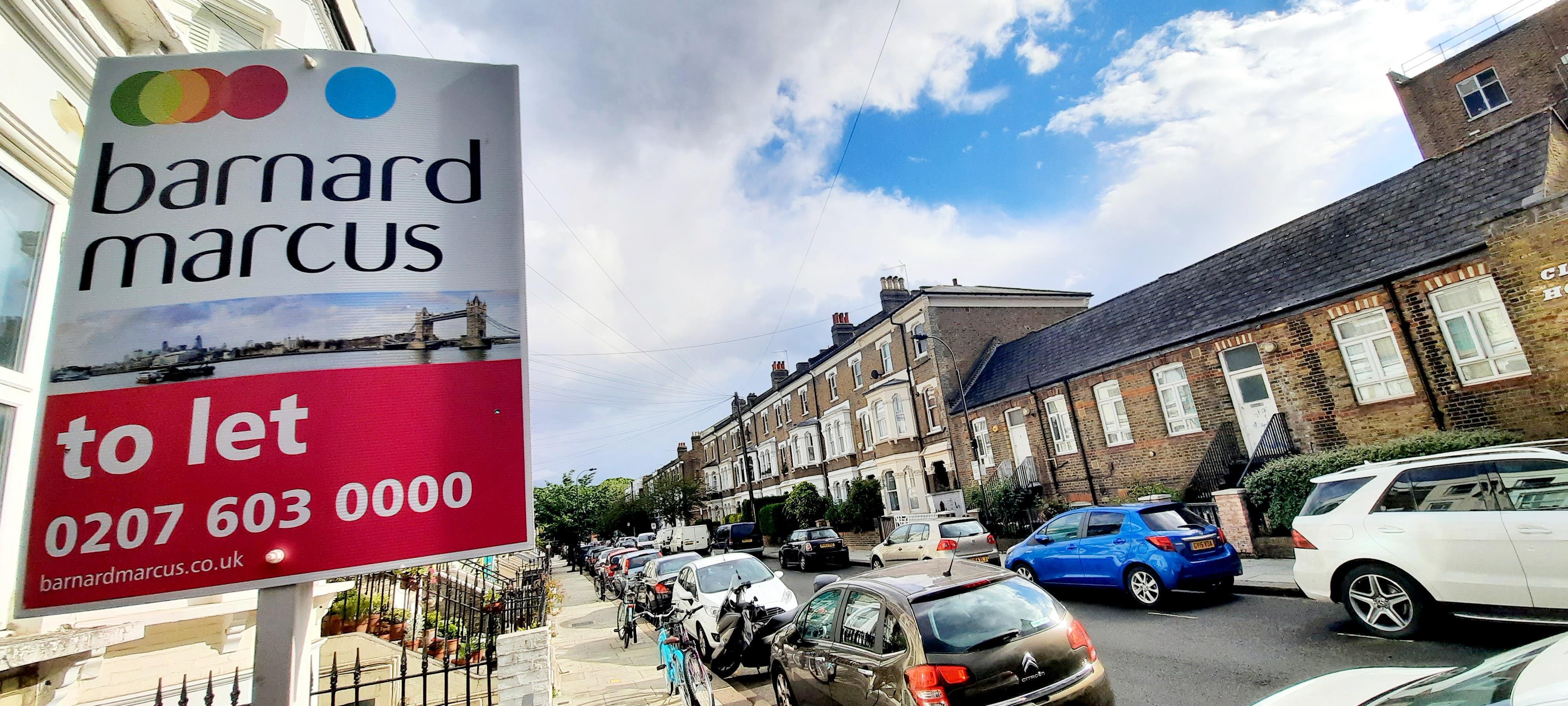 Flat Hetley Road in Greater London
