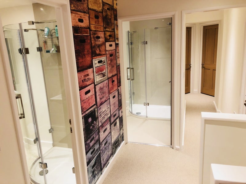 Room Nuthurst Close in Crawley